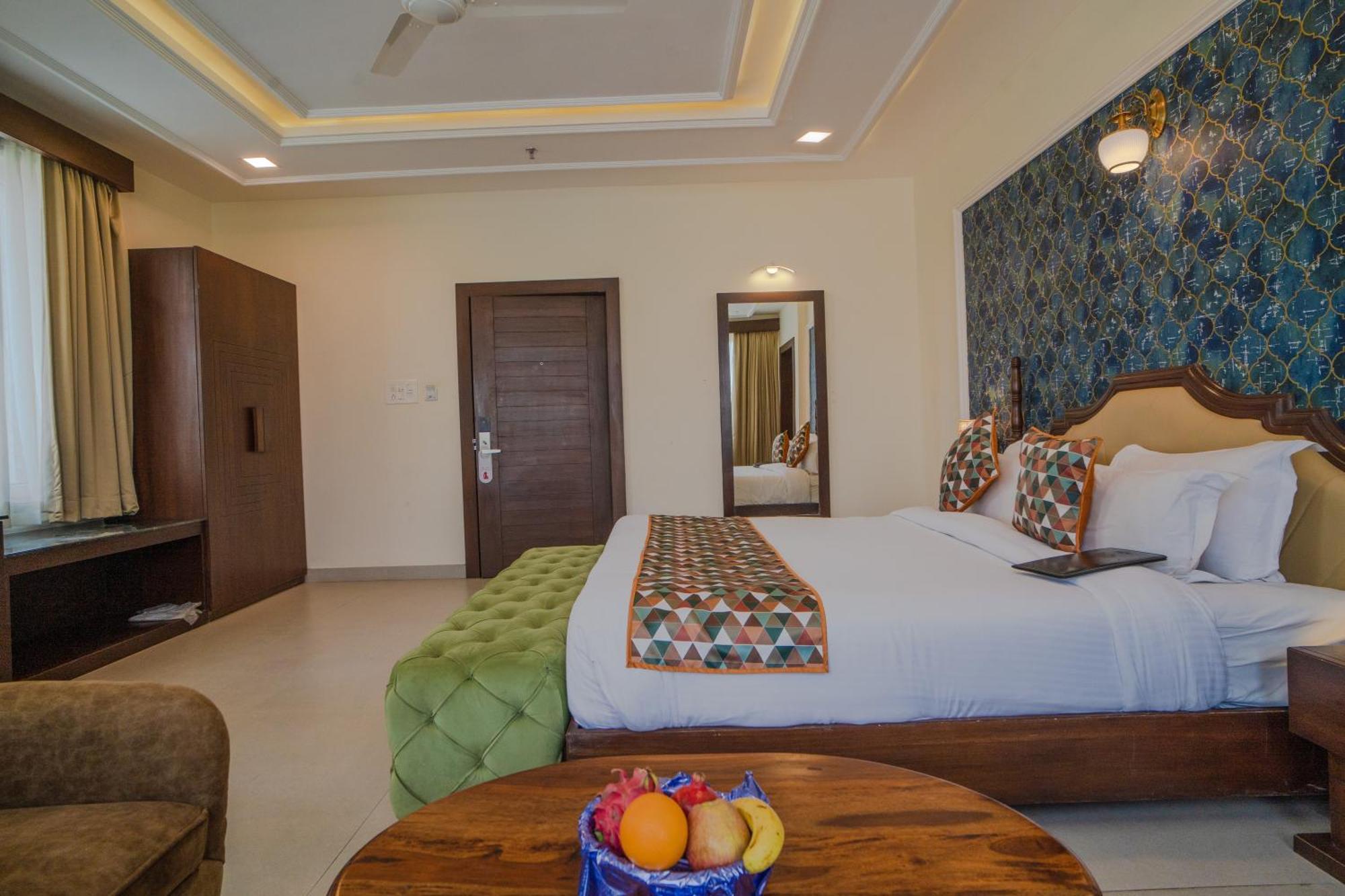 The Courtyard - Beyond Bar & Club Otel Udaipur Dış mekan fotoğraf