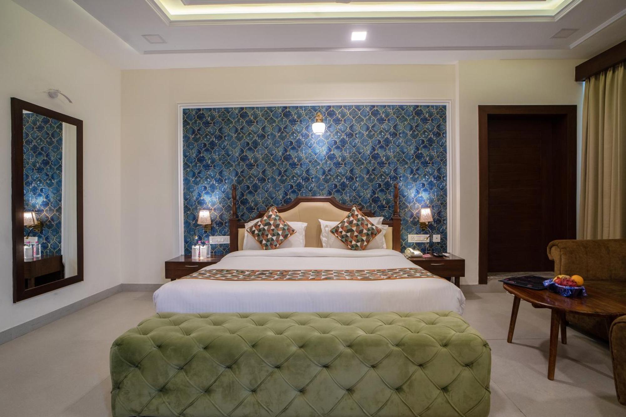 The Courtyard - Beyond Bar & Club Otel Udaipur Dış mekan fotoğraf