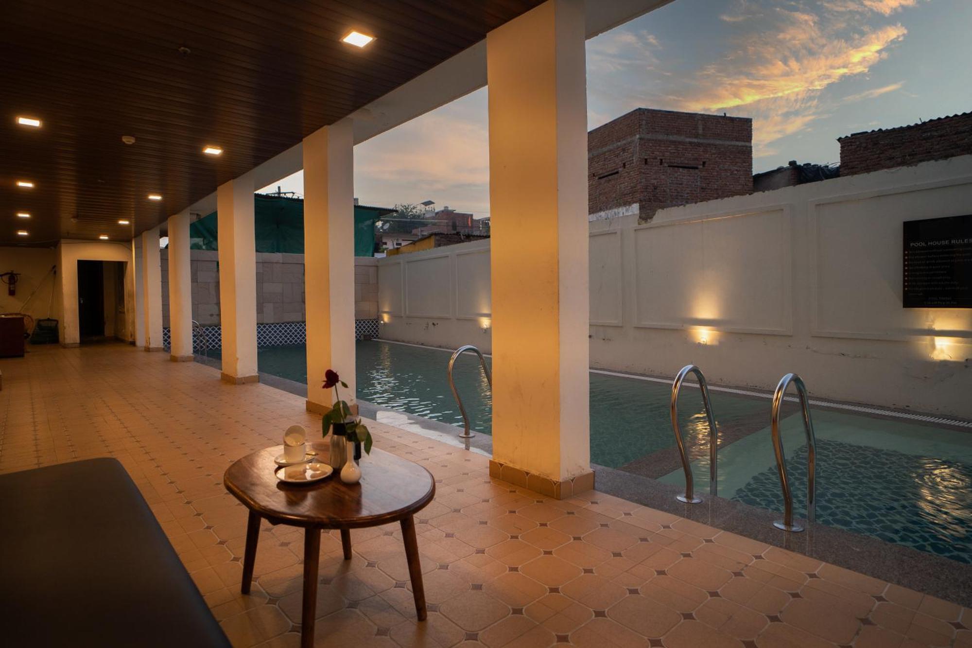 The Courtyard - Beyond Bar & Club Otel Udaipur Dış mekan fotoğraf